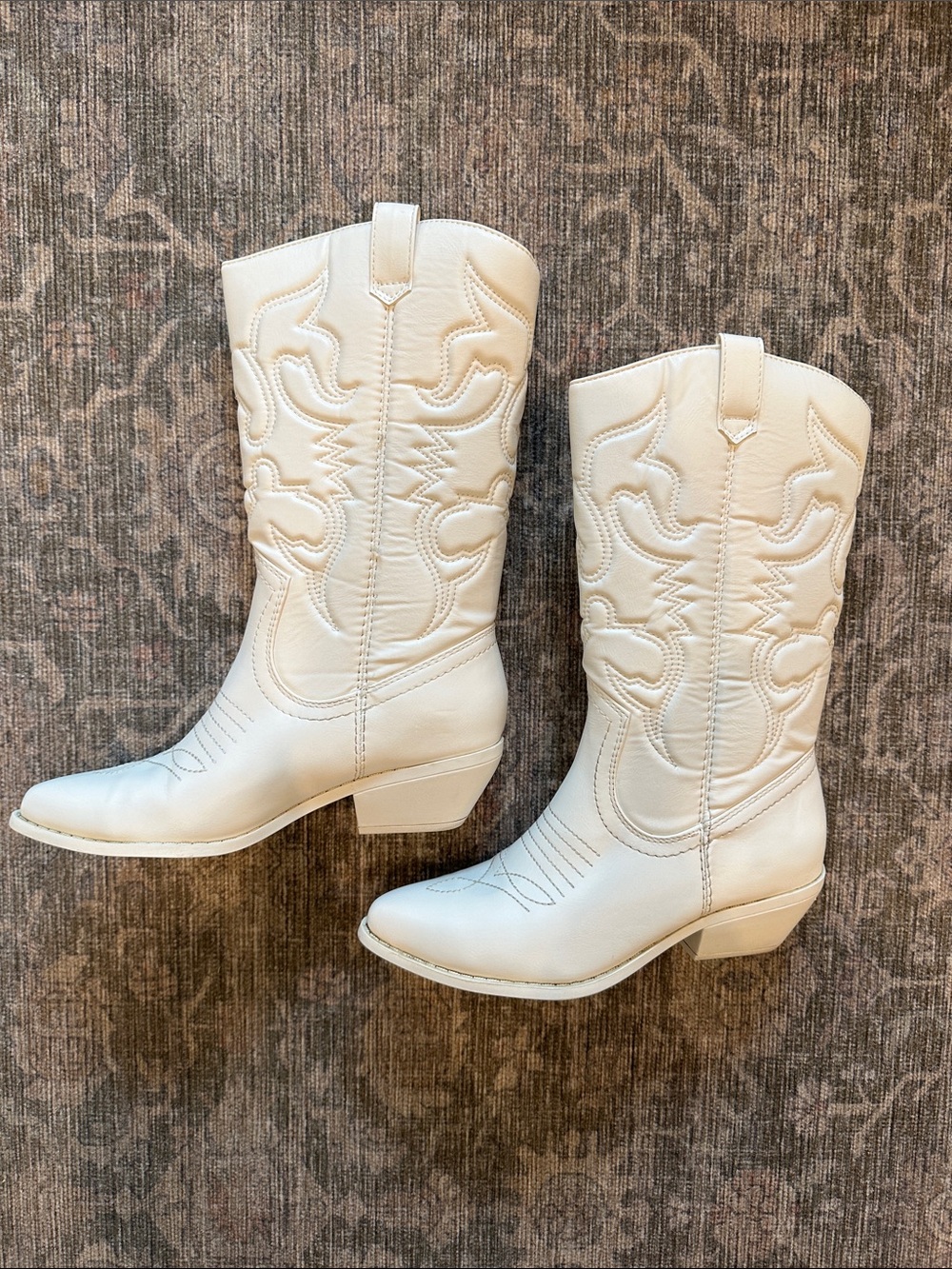 White Slip-On Western Cowboy Boots